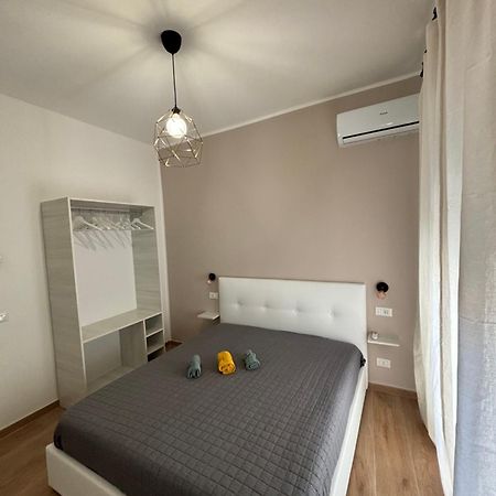 Perni Rooms Palermo Bagian luar foto
