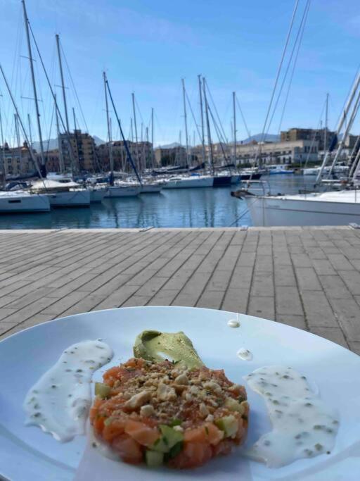 Perni Rooms Palermo Bagian luar foto