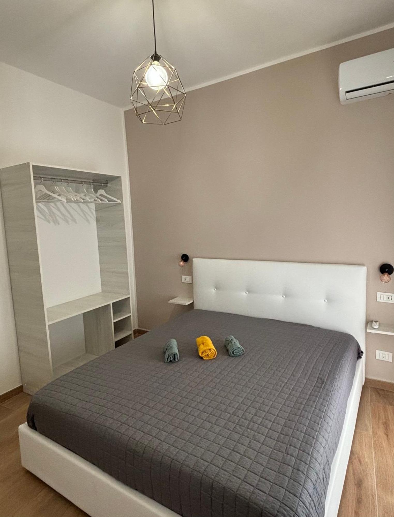 Perni Rooms Palermo Bagian luar foto