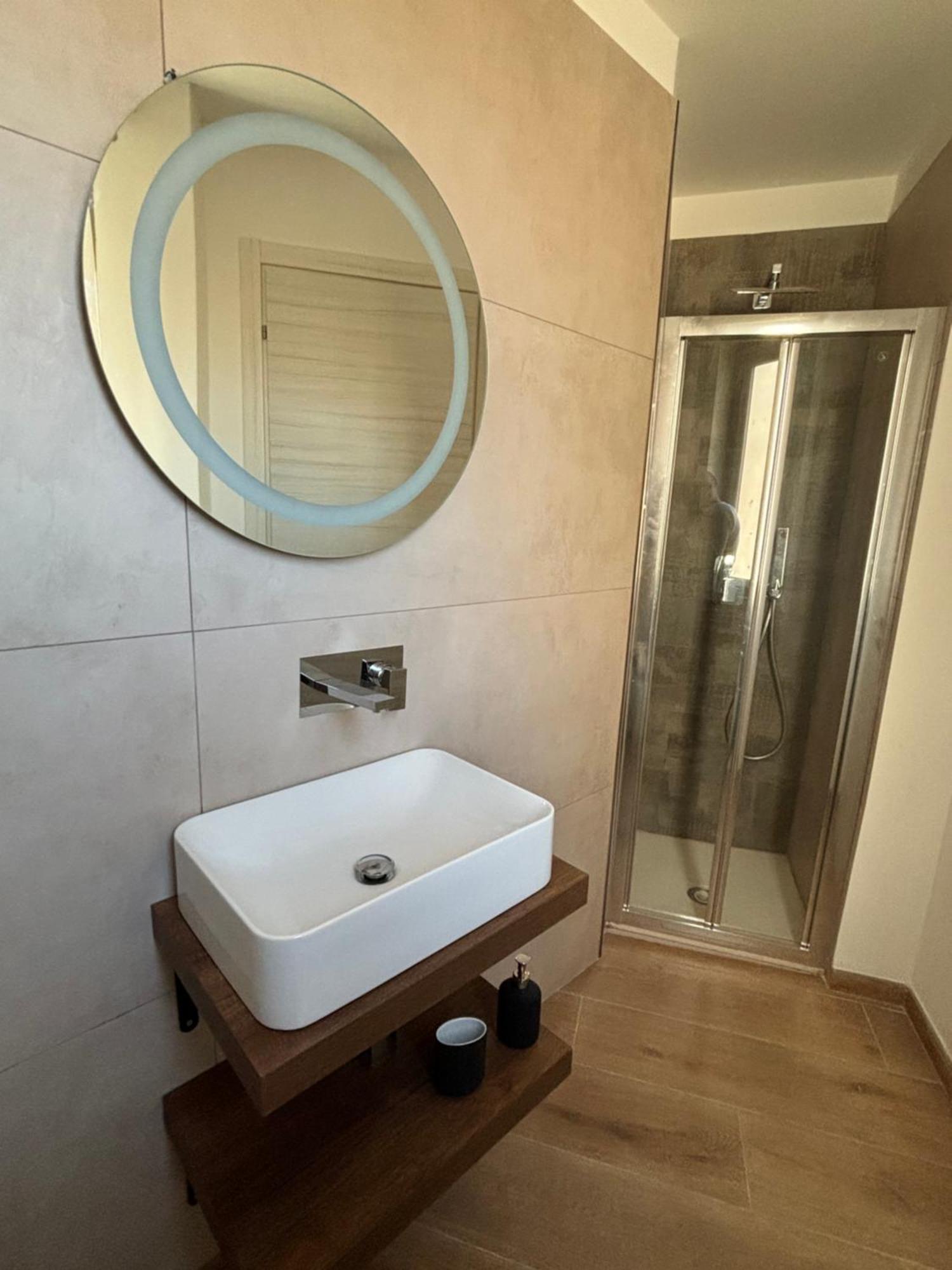 Perni Rooms Palermo Bagian luar foto